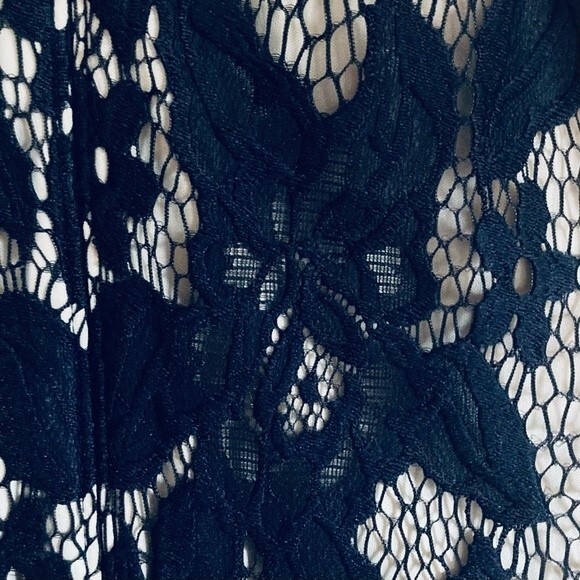 NEW Speechless Floral Lace High Neck Bodycon Mini Dress Navy Tan Lining Size M - Picture 7 of 8